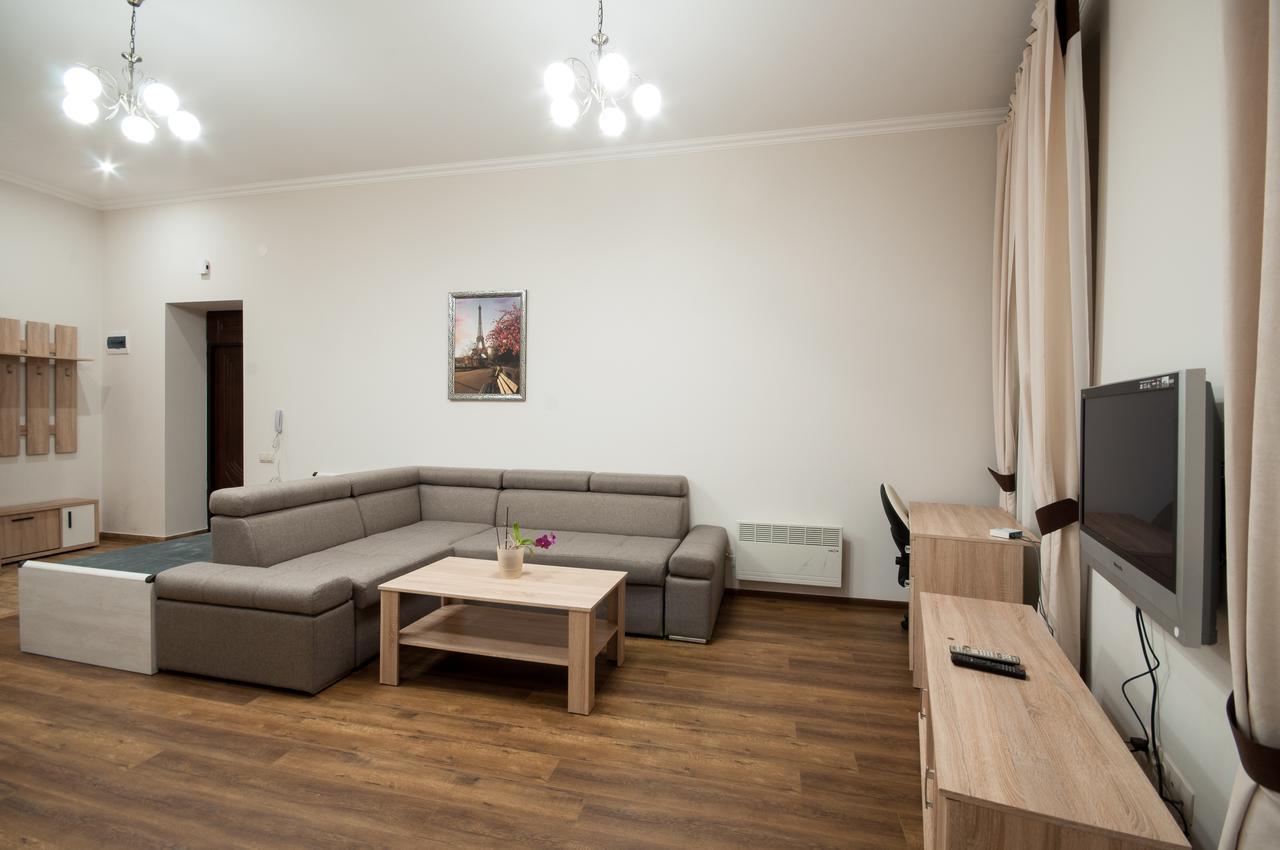 Wonderful Flat On City Center Użhorod Zewnętrze zdjęcie